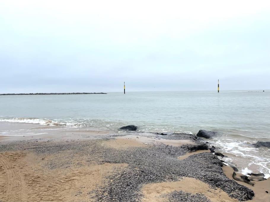 Villa Coastal Terrace Dogs Welcome Optional Hot Tub Sea Palling Exterior foto