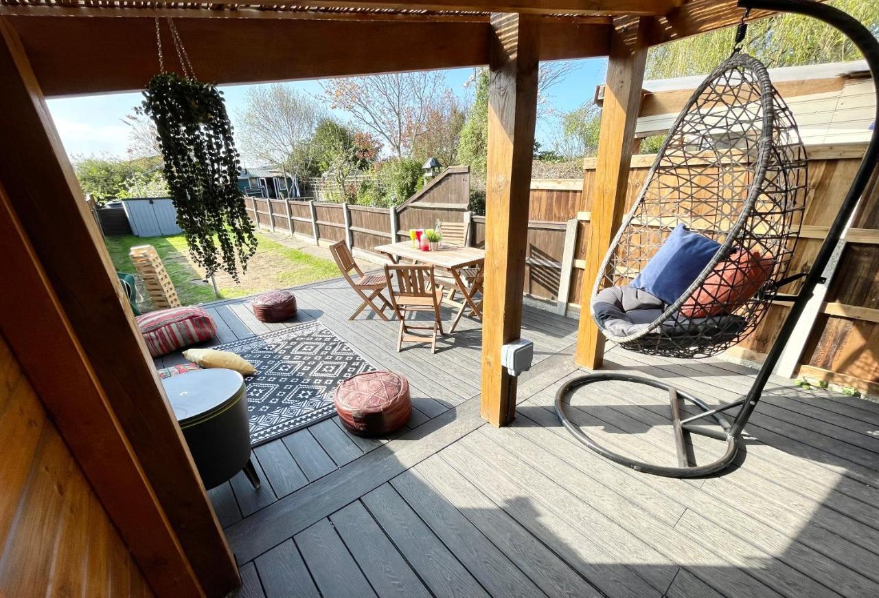 Villa Coastal Terrace Dogs Welcome Optional Hot Tub Sea Palling Exterior foto